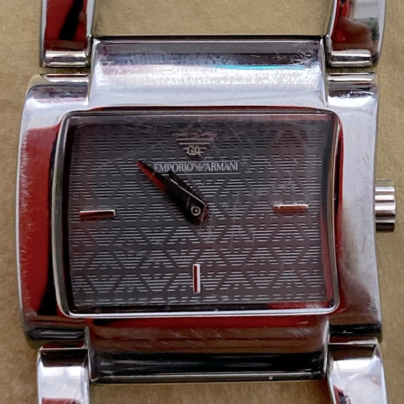 💎EMPORIO ARMANI 💎women’s bracelet watch with mineral crystals . - Picture 6 of 15